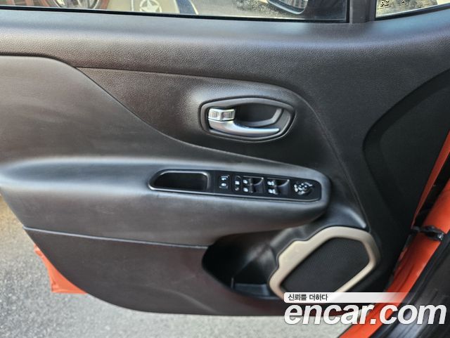 Jeep Renegade 2017 — photo 16
