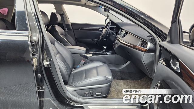 Kia K7 2018 — photo 11