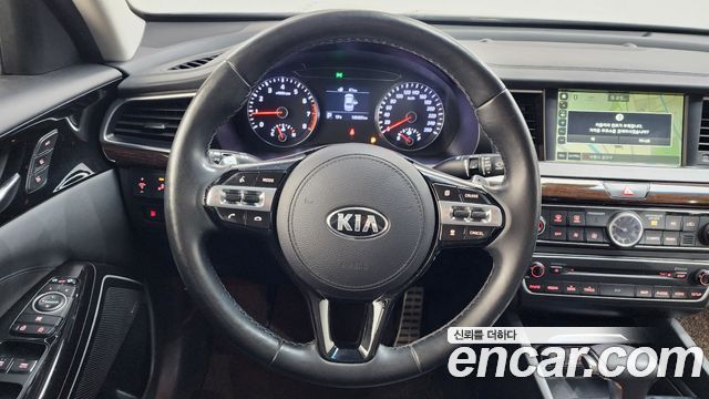 Kia K7 2018 — photo 13