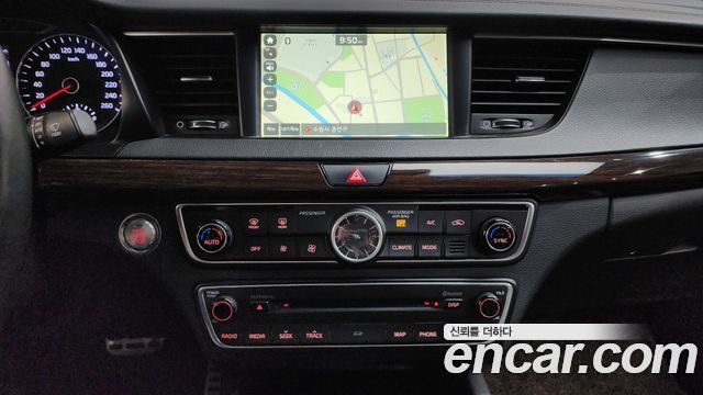 Kia K7 2018 — photo 15