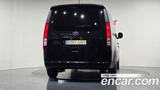 Hyundai Staria 2023 — photo 4