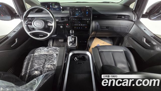 Hyundai Staria 2023 — photo 7
