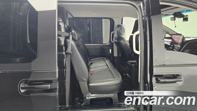 Hyundai Staria 2023 — photo 12