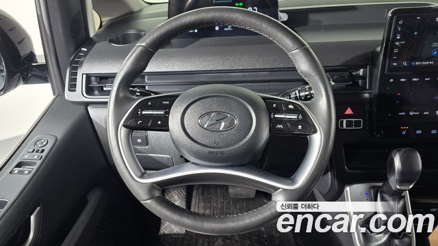 Hyundai Staria 2023 — photo 13