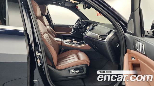 BMW X5 2021 — photo 11
