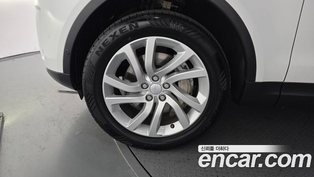 Land Rover Discovery 2019 — photo 5
