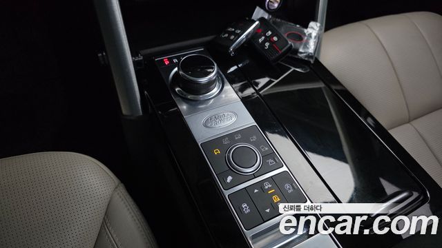 Land Rover Discovery 2019 — photo 9