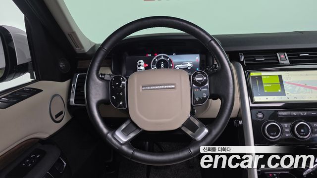 Land Rover Discovery 2019 — photo 13