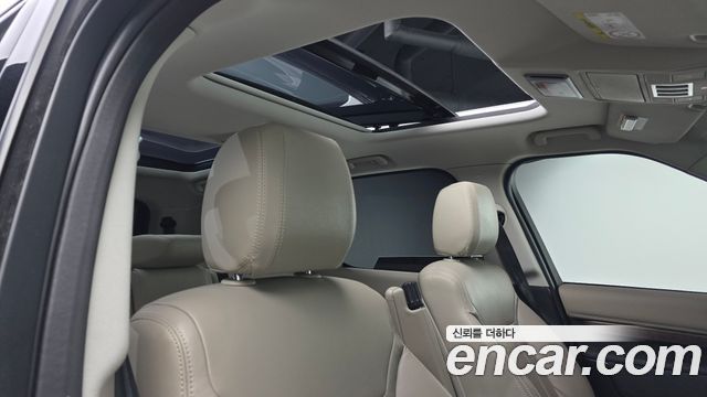 Land Rover Discovery 2019 — photo 19