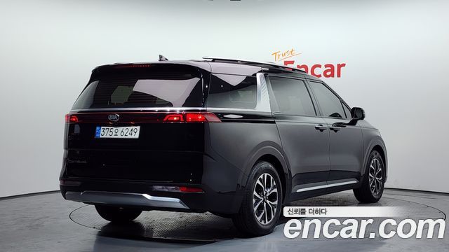 Kia Canival 2021 — photo 2