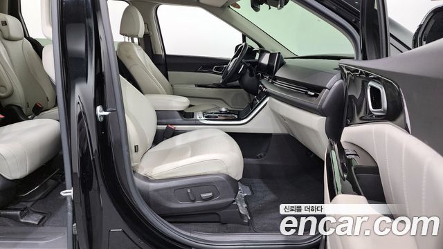 Kia Canival 2021 — photo 11