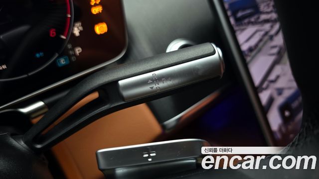 Mercedes-Benz S-Class 2025 — photo 9