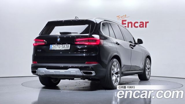 BMW X5 2021 — photo 2