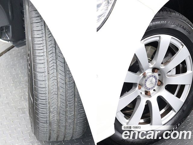 Mercedes-Benz E-Class 2011 — photo 18