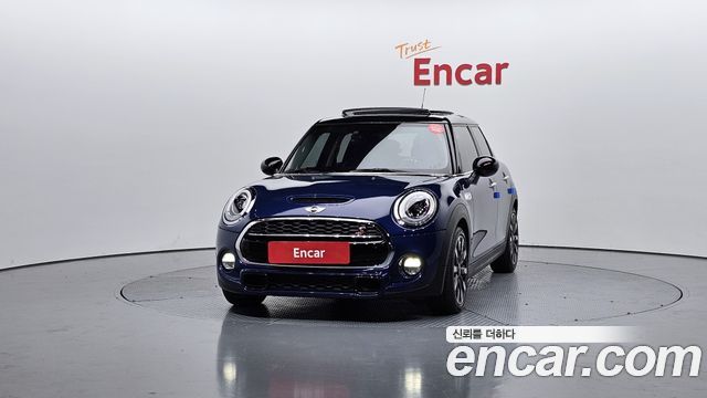 Mini Cooper 2018 — photo 3