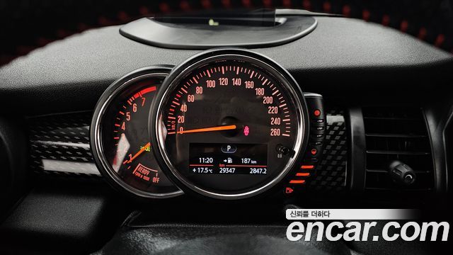 Mini Cooper 2018 — photo 8