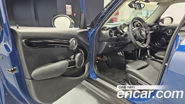 Mini Cooper 2018 — photo 11