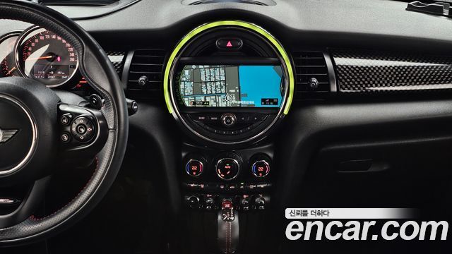 Mini Cooper 2018 — photo 14