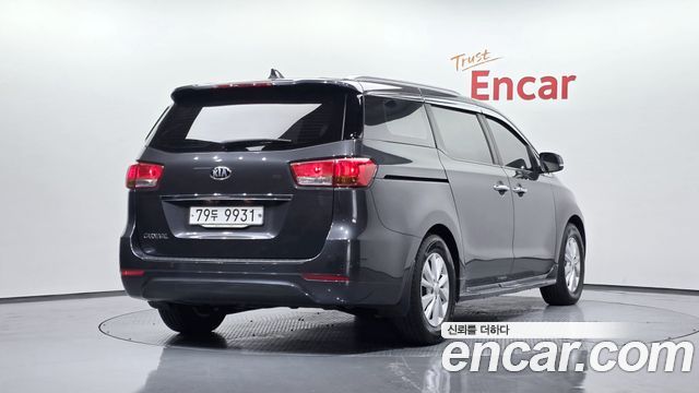 Kia Canival 2018 — photo 2