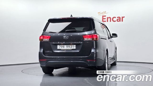 Kia Canival 2018 — photo 4