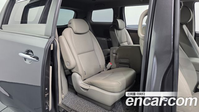 Kia Canival 2018 — photo 12
