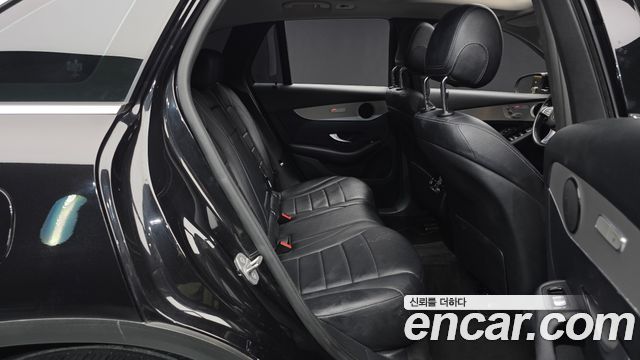 Mercedes-Benz GLC-Class 2017 — photo 11