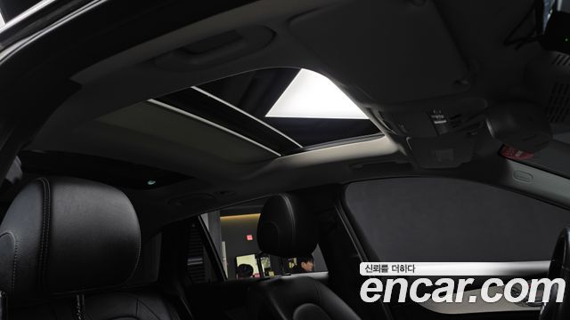 Mercedes-Benz GLC-Class 2017 — photo 18