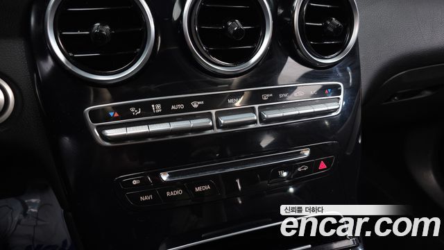 Mercedes-Benz GLC-Class 2017 — photo 19