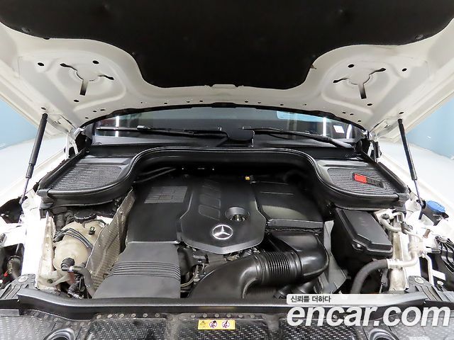 Mercedes-Benz GLE-Class 2022 — photo 6