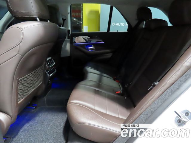 Mercedes-Benz GLE-Class 2022 — photo 12
