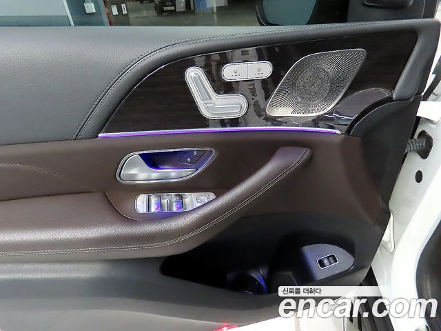 Mercedes-Benz GLE-Class 2022 — photo 13