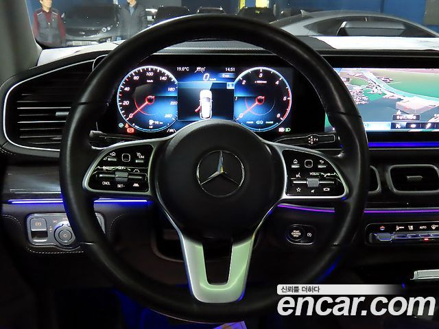 Mercedes-Benz GLE-Class 2022 — photo 14
