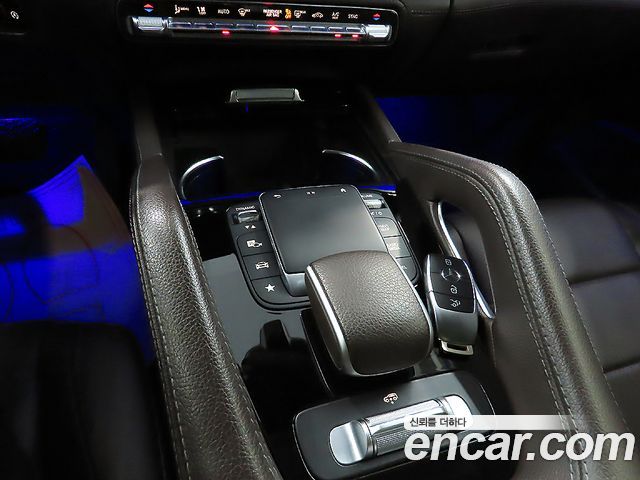 Mercedes-Benz GLE-Class 2022 — photo 15