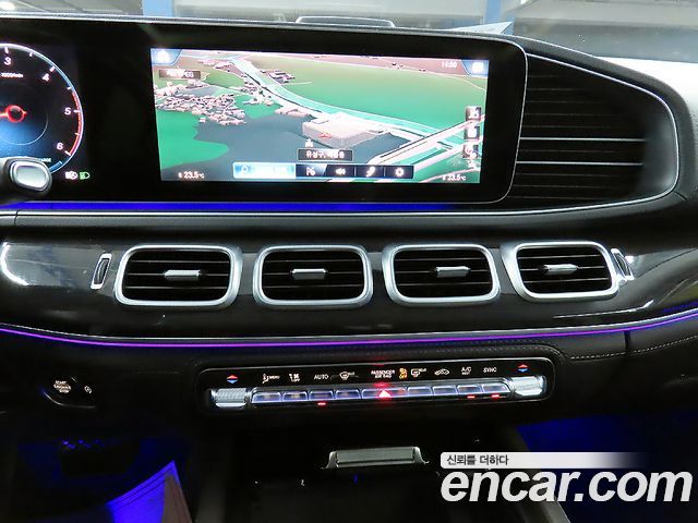 Mercedes-Benz GLE-Class 2022 — photo 16