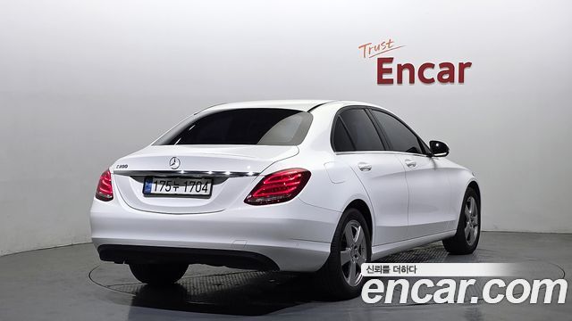 Mercedes-Benz C-Class 2017 — photo 2