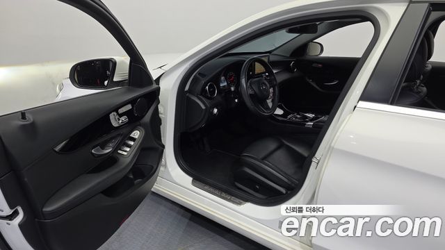 Mercedes-Benz C-Class 2017 — photo 10