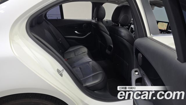 Mercedes-Benz C-Class 2017 — photo 11