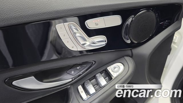 Mercedes-Benz C-Class 2017 — photo 13