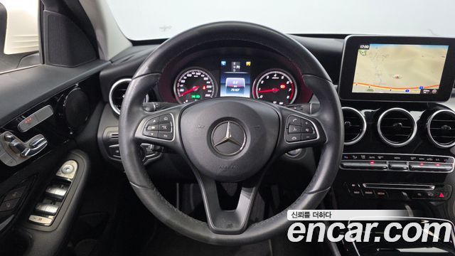 Mercedes-Benz C-Class 2017 — photo 15