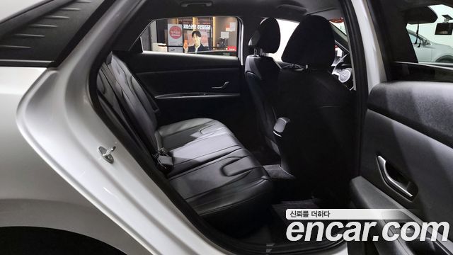 Hyundai AVANTE 2023 — photo 18
