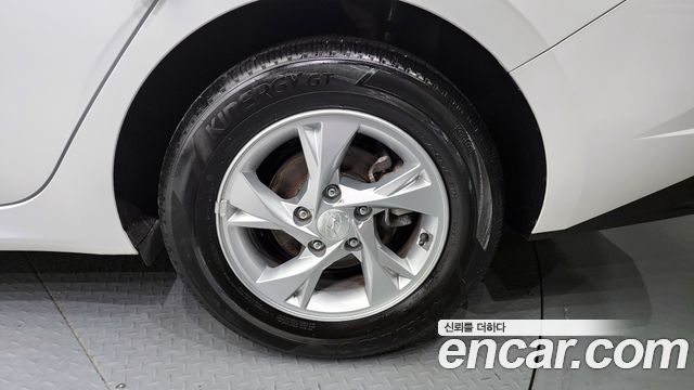 Hyundai AVANTE 2023 — photo 7