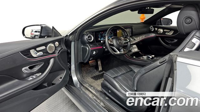 Mercedes-Benz E-Class 2017 — photo 10