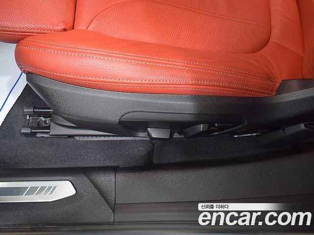 BMW 1-Series 2022 — photo 8