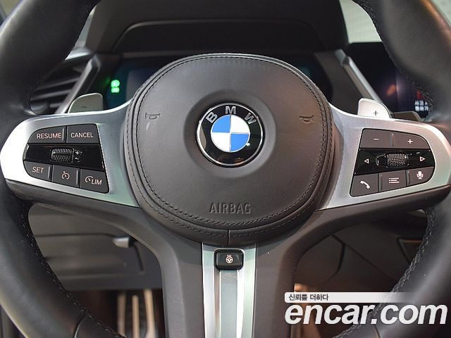BMW 1-Series 2022 — photo 9