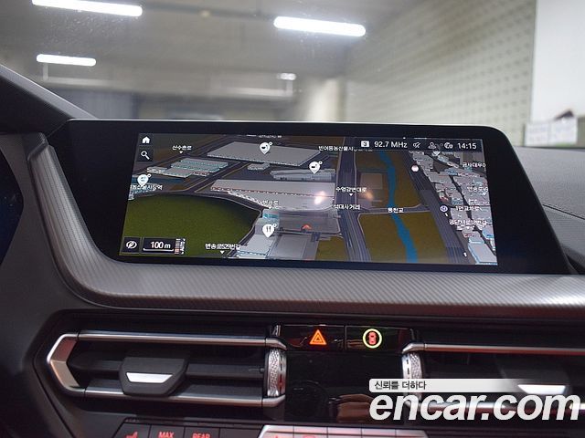 BMW 1-Series 2022 — photo 12