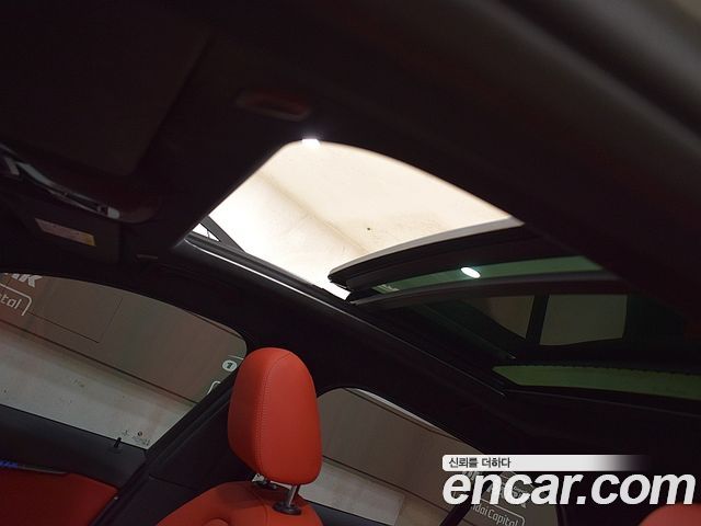 BMW 1-Series 2022 — photo 16