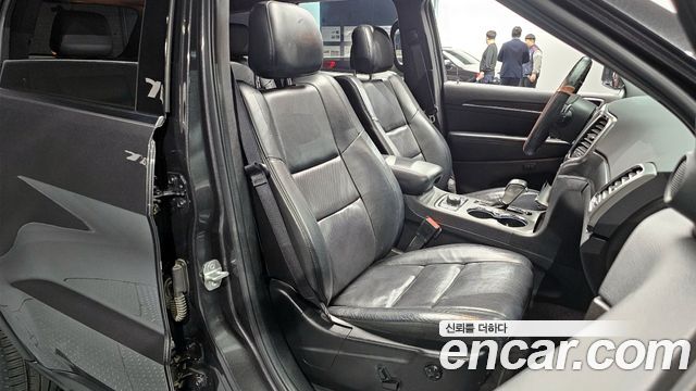 Jeep Cherokee 2018 — photo 11