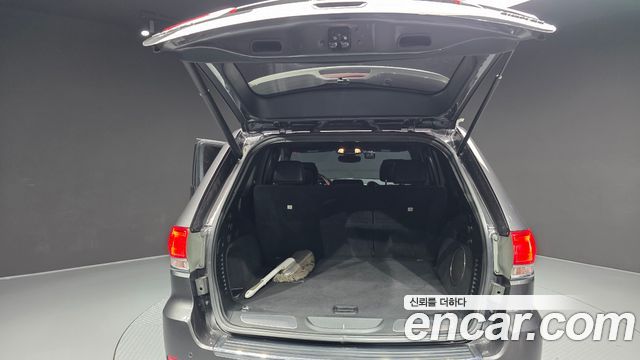 Jeep Cherokee 2018 — photo 19