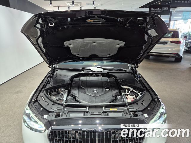 Mercedes-Benz S-Class 2025 — photo 6