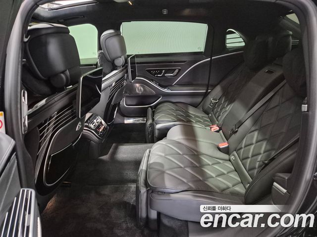 Mercedes-Benz S-Class 2025 — photo 11